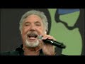 Tom Jones Give a litte love  live 2009