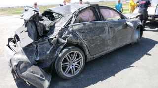 preview picture of video 'Audi RS 4 rollover at Willow Springs Raceway'