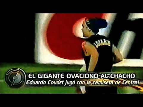 Chacho Coudet con camiseta de Central debajo de la de River