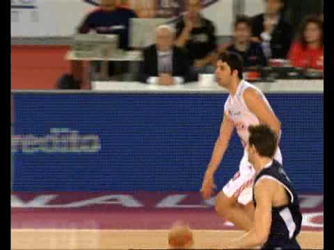 Assist di Dejan Bodiroga, canestro di Erazem Lorbek (Lottomatica Virtus Roma)