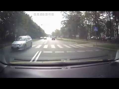 Kradzież paliwa na stacji benzynowej Shell - na rowerze . Warszawa