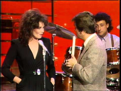 Dick Clark Interviews Motels - American Bandstand 1982