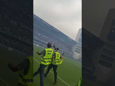 "Está es una Hinchada de verdad #ecuatorianosenelmundo #futbol #bocadelpozo " Barra: Boca del Pozo &bull; Club: Emelec