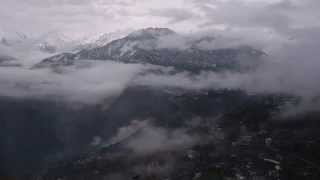 preview picture of video 'Time-lapse of clouds at Sarahan, Himachal Pradesh.'