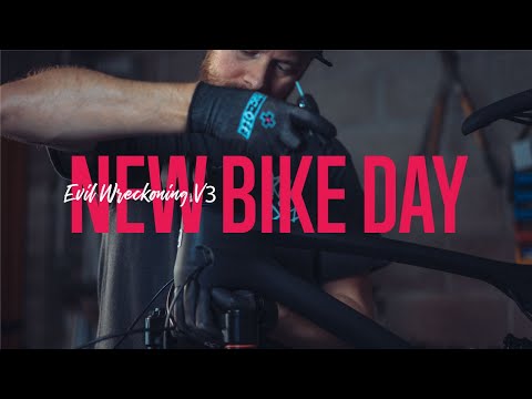 NEW BIKE DAY: Evil Wreckoning V3 - A quick unboxing and build of my new bike.
