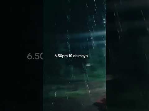 Fuerte tormenta en La Reina, Chalatenango esta noche de Domingo.⛈️⚠️