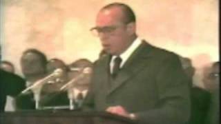 Presidente João Baptista Figueiredo assina o Projeto da Anistia