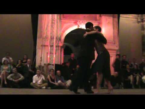  Sebastian Arce  and  Mariana Montes  are  dancing  to  the  tango  "  Fueron Tres Años  "