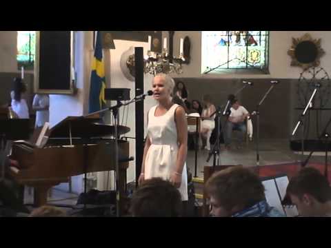 Mikaela Loord sjunger Strövtåg I Hembygden