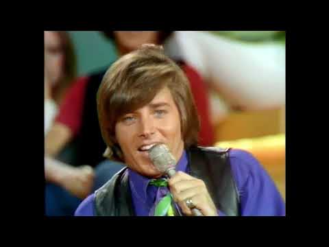 Bobby Sherman singing his #3 hit on the charts.  little woman  1969  MUSIC SCENE