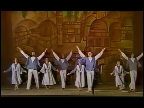 The Ensemble Fayerlech. Songs and dances from the shtetl and from the diaspora.