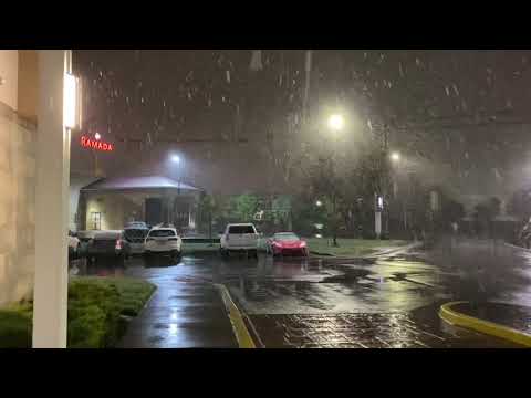 Snow in Louisville KY 4/20-4/21/21