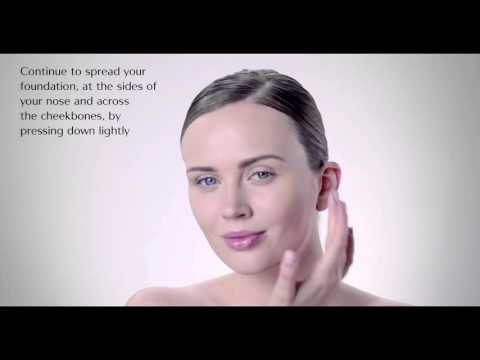 „Shiseido Future Solution LX Radiant Finish Kreminis“ makiažo pagrindas „03 Golden SPF 15“, 30 ml video