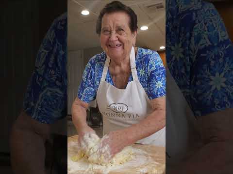 The Lasagna Queen at work ! Part 1#nonnapia #homemade #lasagna #madewithlove #italianfood