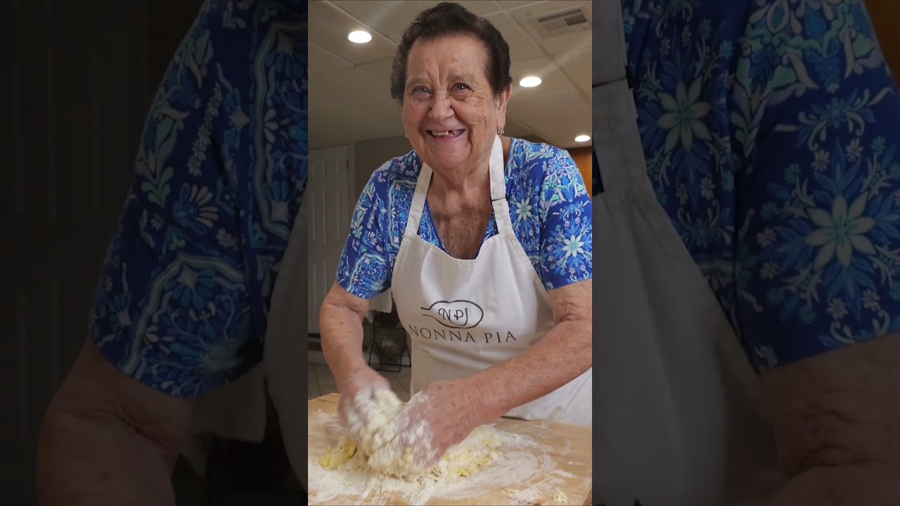 The Lasagna Queen at work ! Part 1#nonnapia #homemade #lasagna #madewithlove #italianfood