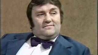 Parkinson - Les Dawson - 1974.avi