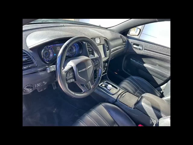 2016 Chrysler 300 S PANO SUNROOF | 8.4" SCREEN W/ NAVIGATION... in Cars & Trucks in London
