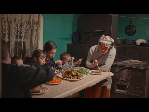 Wenn Nebel die Berge verhüllt: Eine Familie lebt fernab der Zivilisation