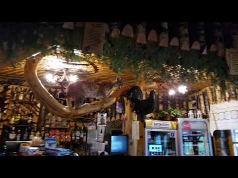 Pensiunea Vanatorul Durau Neamt restaurant decorations