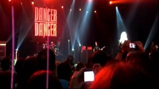 Danger Danger - Turn It On (Live)