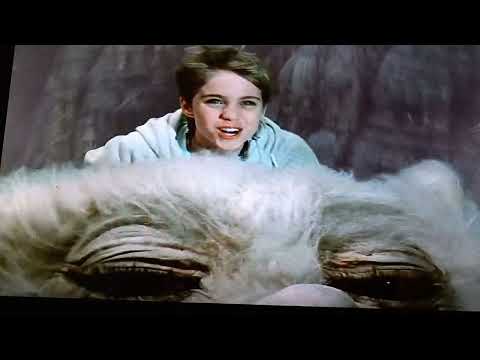 The Neverending Story 2 the chase between Falkor and the dragon 🐲