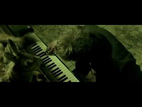 Calvaire (2004) -  Dance scene (piano)