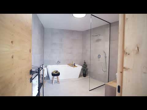 Villa Top Hill, Tugare