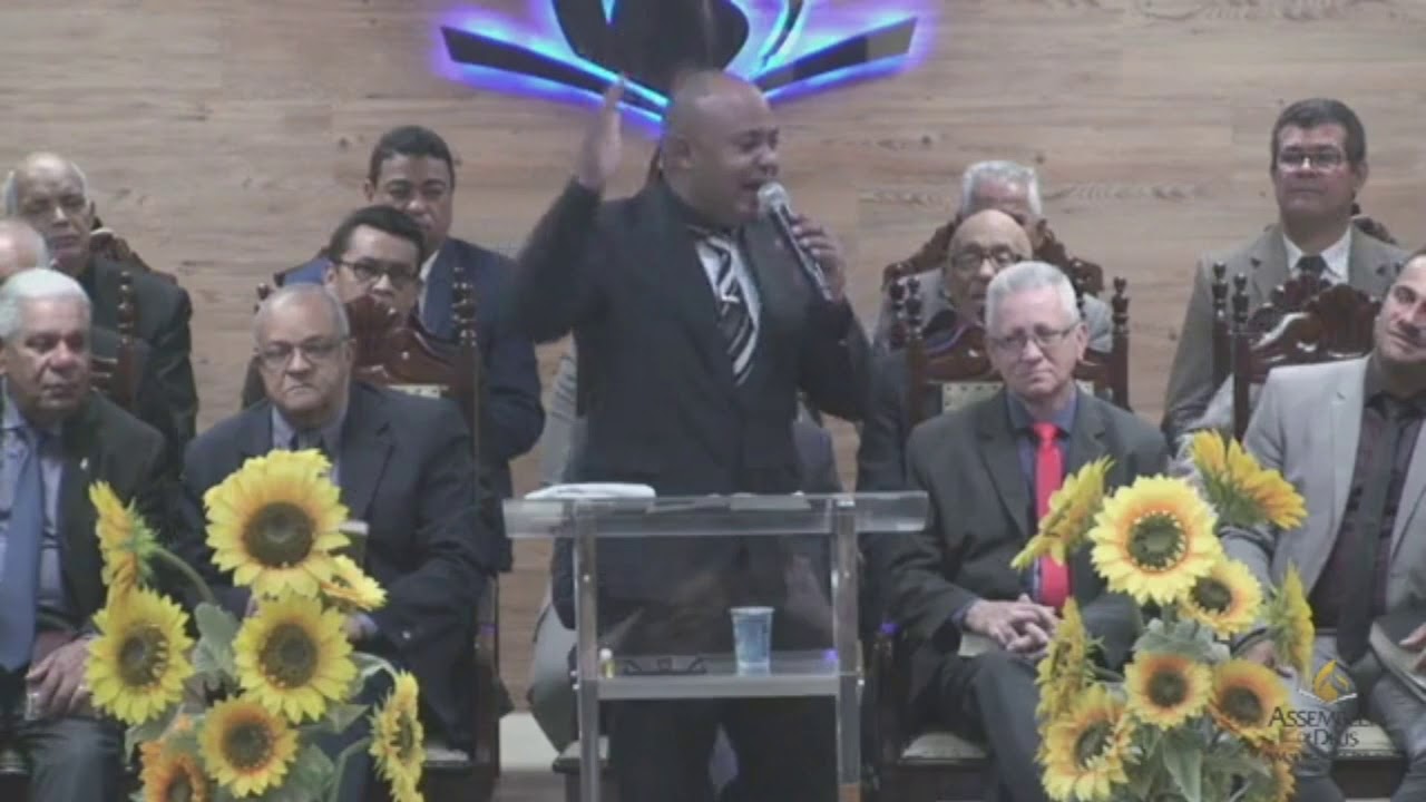 Pr Miss André Ferreira (SP) . A Mulher encurvada