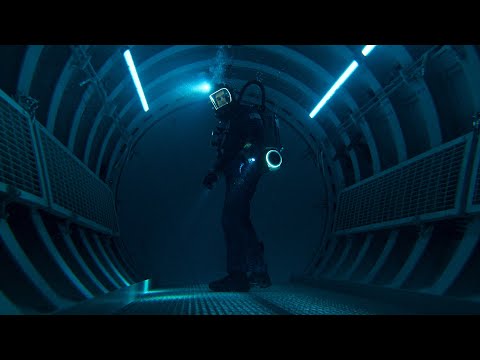 Submarine Clip