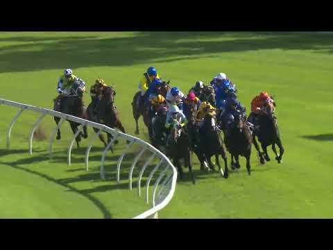 Kementari wins the 2018 Randwick Guineas