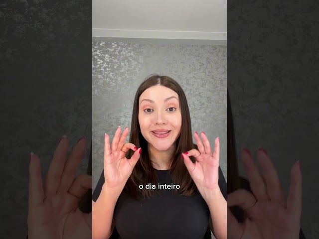 Loção-Hidratante-Corporal-CeraVe-para-Pele-Seca-com-Ácido-Hialurônico-e-Ceramidas-473ml--video