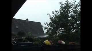 preview picture of video 'Gewitter in Heide am 08.07.2012'