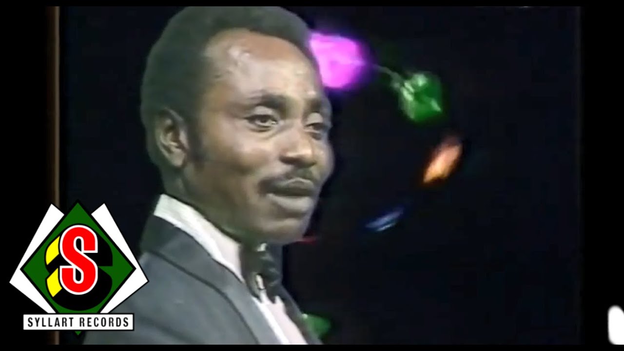 Gnonnas Pedro -  La Journée de la Femme (Les femmes d'abord) [Clip Officiel]