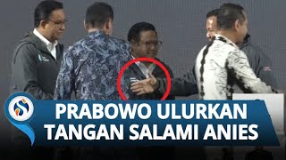 Momen Prabowo Ulurkan Tangan untuk Salami Anies di Atas Panggung KPK