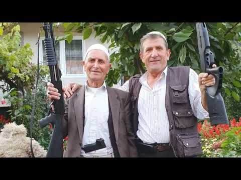 Maliçi vizit shokut të jetës Ali Krasniqi , tek varrezat tu i kendu një Elham shpirtit t'shahirit