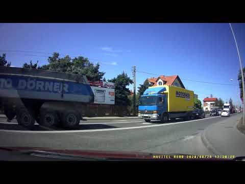 Paranoja na przejeździe kolejowym w Sandomierzu.