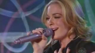 LeAnn Rimes. Can&#39;t Fight The Moonlight. Live Performance.