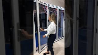 How to open a bi-folding door with Quickslide