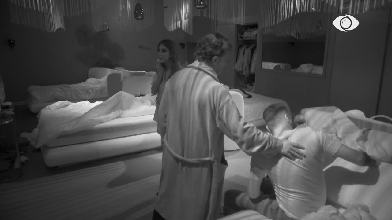 Laerti këshillon Kellyn: Mos fol më, lëre...