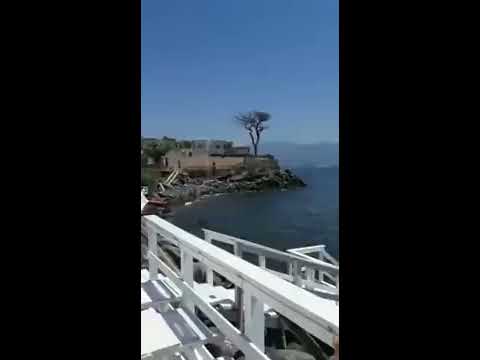 Becca la moglie al mare con l'amico e non riesce proprio a controllarsi! Guardate!!!