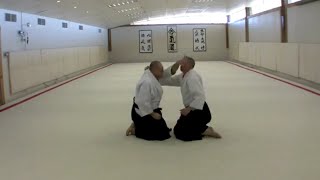 2. Gyaku Gamae Ate (Kneeling)