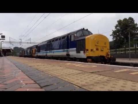 DRS/Regional Railways 37425 passes through Berkhamsted with DRS 37069 and 37716 in tow 16/08/21