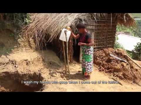 Giving drinking water to returnees in Mwenga, South Kivu, DRC