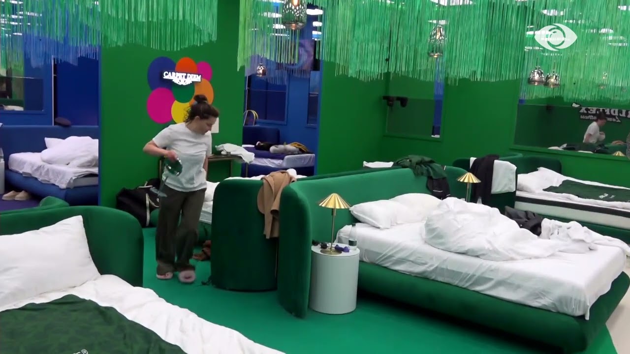 “Shkundu”/ Vijon debati mes Valbonës dhe Rozanës: Ta ka thënë shoku yt…