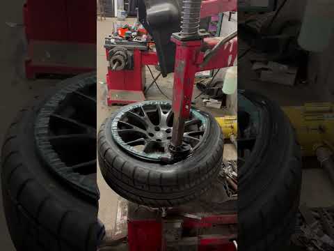 2017 Dodge Challenger Scat Pack Tire Mounting