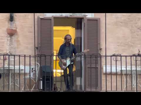 October 31, 2021. Serin plays Pink Floyd in Rome.