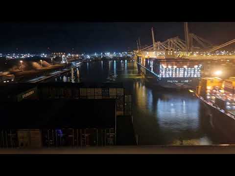 Ever Act leaving Amazonehaven to sea