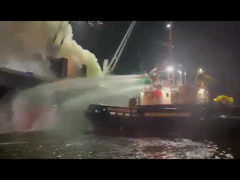 zware brand schrootboot in haven  gent