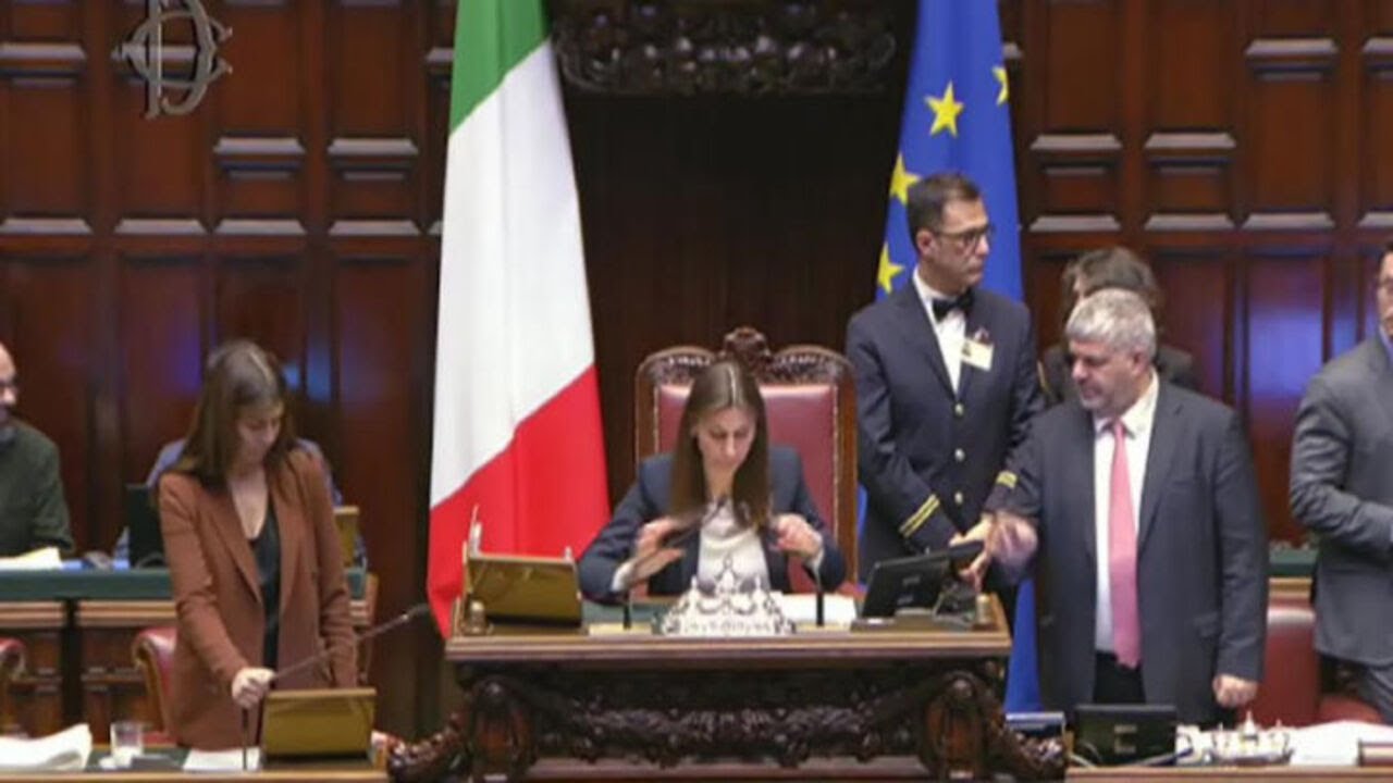 Ok della Camera alla fiducia sul decreto bollette