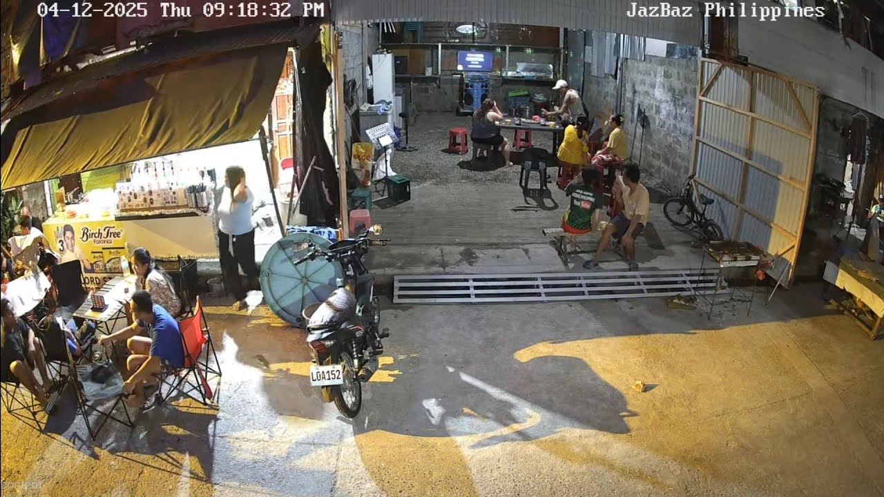 Live webcam view of Garaje de Furgonetas y Parking Vecinal
